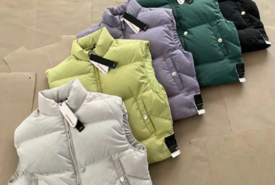 企業(yè)員工在羽絨服馬甲定制的時(shí)候，如何選擇合適自己的尺碼？